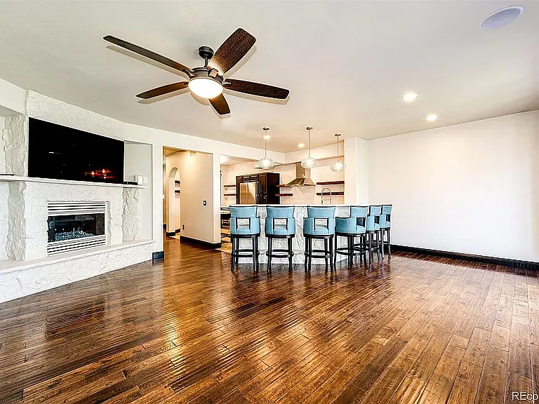 3383 Mount Royal Dr — Photo 11