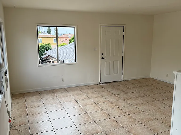 15231 Acre St #D — Photo 2
