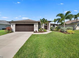 3716 SW 11th Place Cpe, Coral, FL 33914