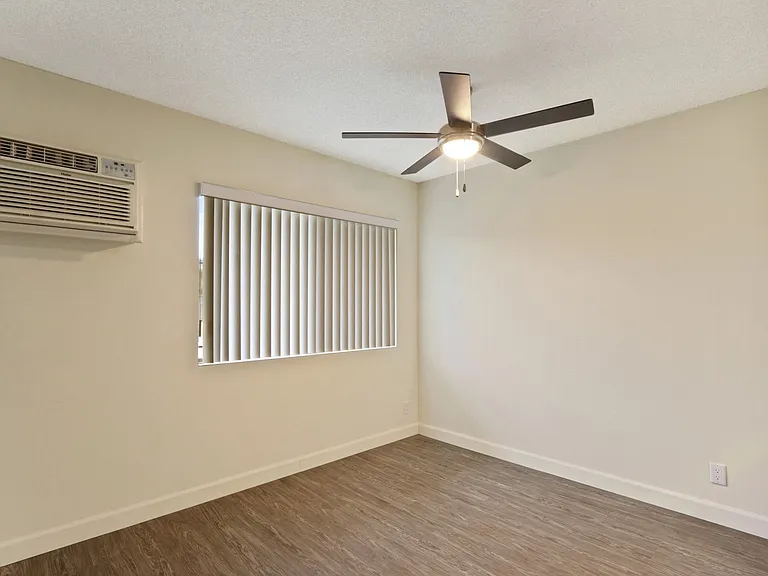 3749 McLaughlin Ave. — Photo 55
