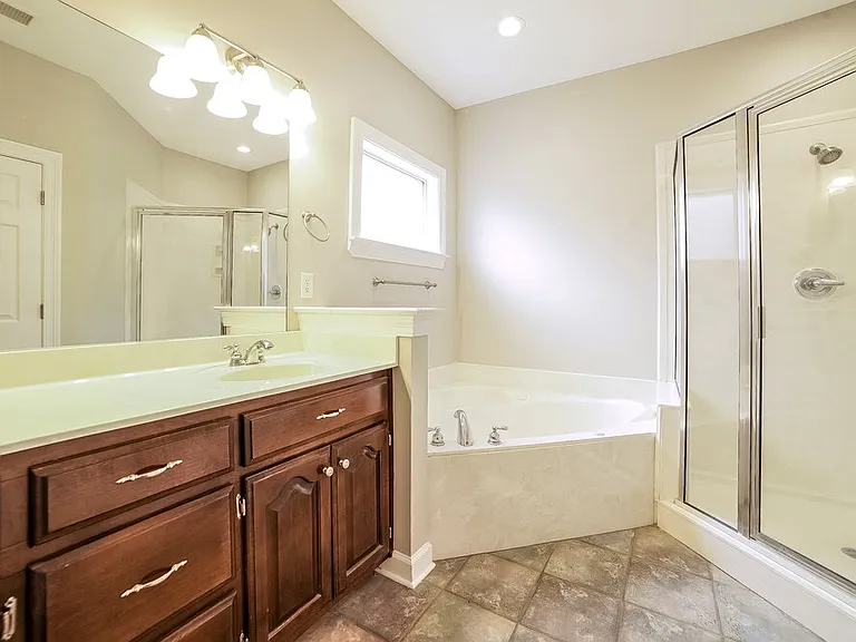 2875 Liverpool Ln — Photo 11