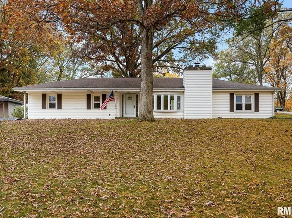 22165 Spring Creek Rd, Washington, IL 61571