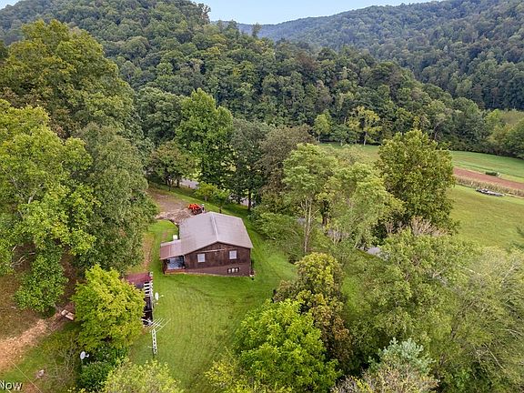 2nd image of 10897 Indian Creek Rd