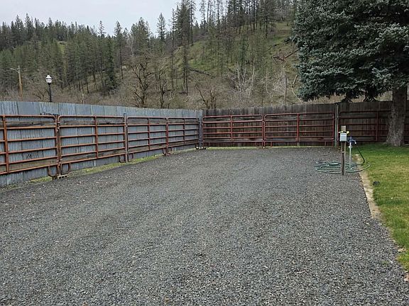 3rd image of 220 S Main St