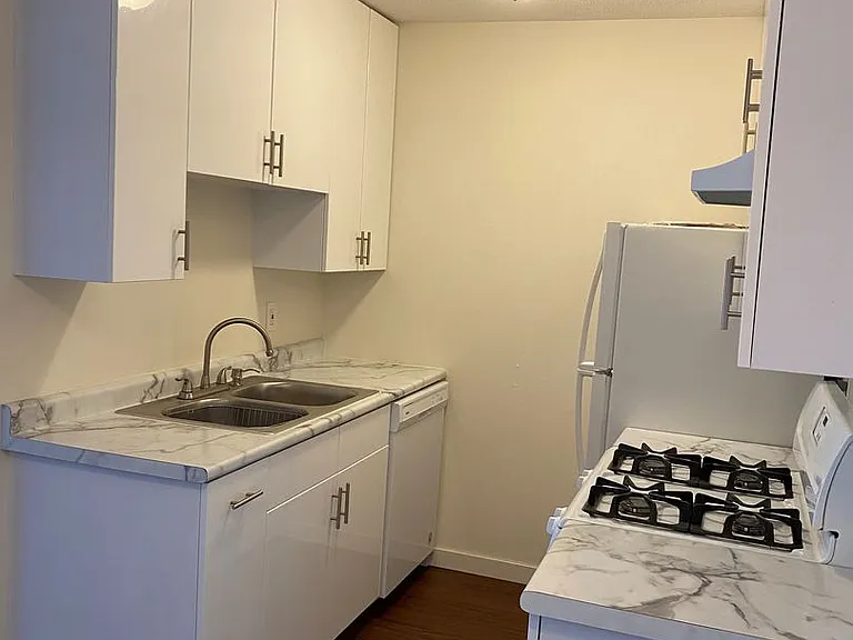 2655 Colfax Ave S — Photo 2