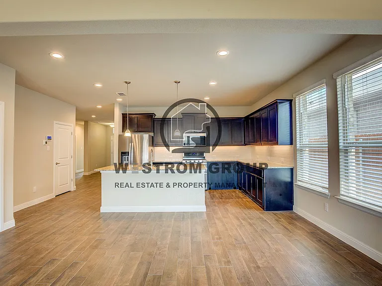 820 Greenford Mnr — Photo 15