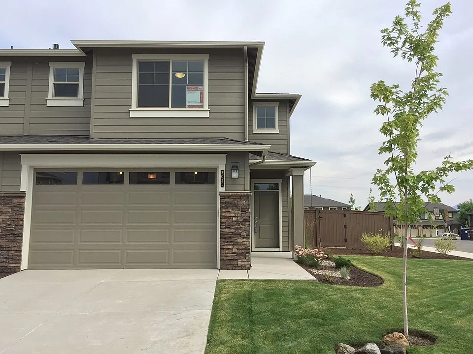 3035 SW Black Butte Ln