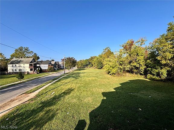 4th image of 11419 Durant Ave