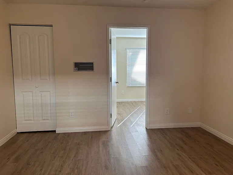 Georgia Manor — Photo 32
