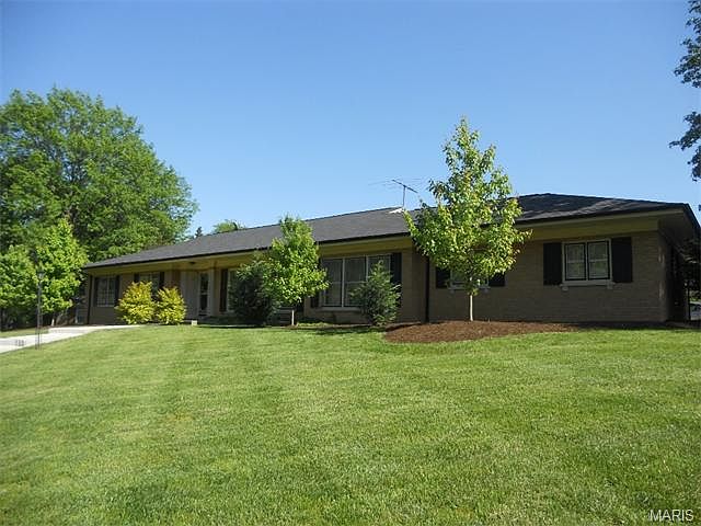 1st image of 72 Berkshire Dr