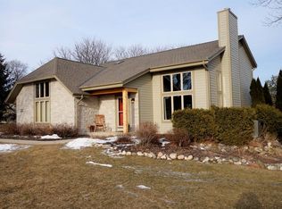 W303N6686 Irene Ln, Hartland, WI 53029