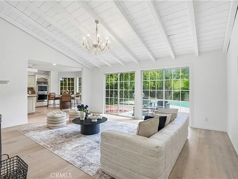 5224 Woodlake Ave — Photo 12