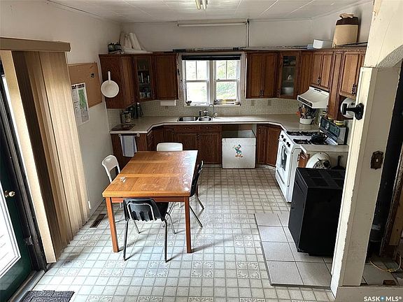 4th image of 14 Parrhill STREET