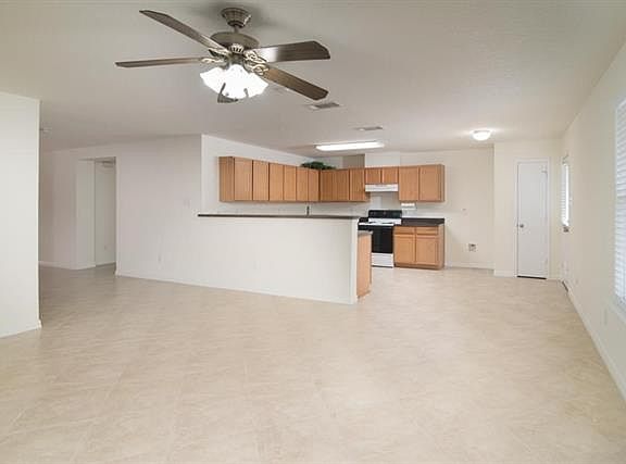 5th image of 2455 Arroyo Springs Dr