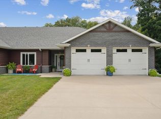 20687 Kayak Ct, Manchester, IA 52057