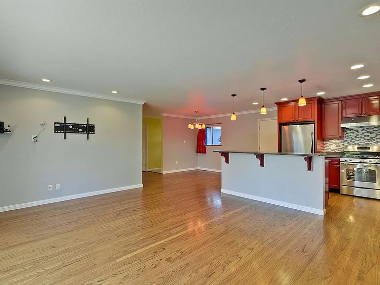 341 Hillsdale Ave — Photo 9