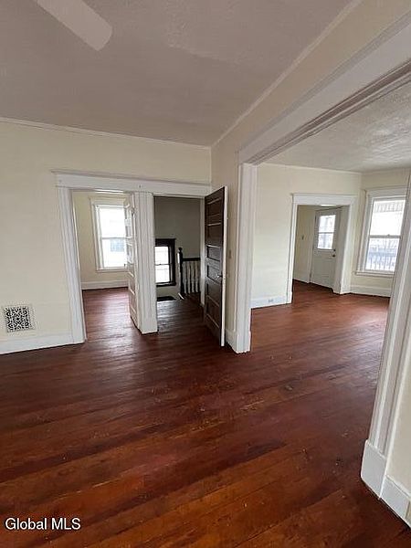 2nd image of 1111 Parkwood Boulevard