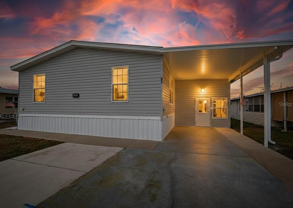 1st image of 34543 Petunia Pl
