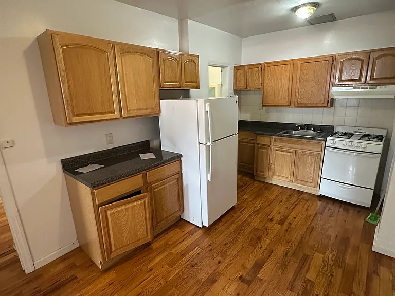 1729 Edison Ave #B — Photo 1
