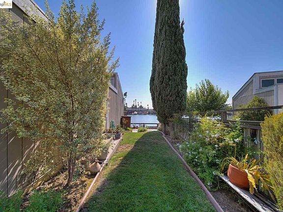 5th image of 1228 Marina Cir