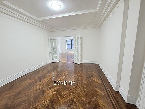 5th image of 200 W 58th St APT 5B