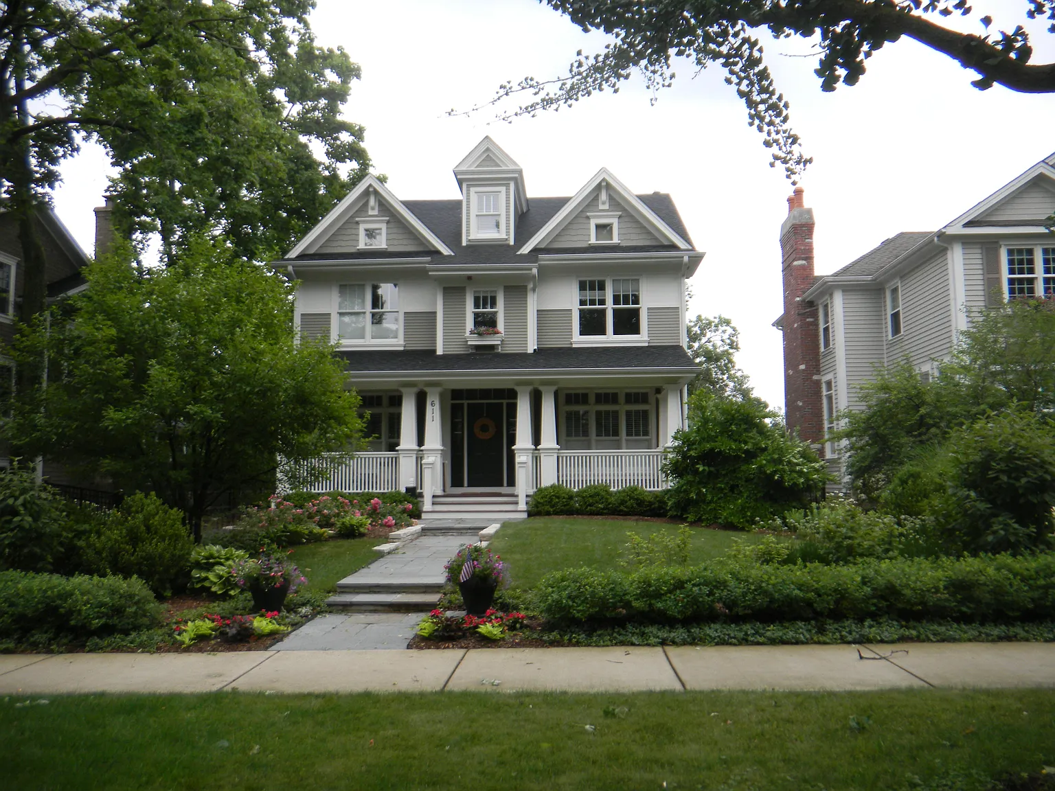 611 Euclid Ave photo 1