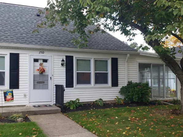 251 Mystic Ln #D, Monroe Township, NJ 08831