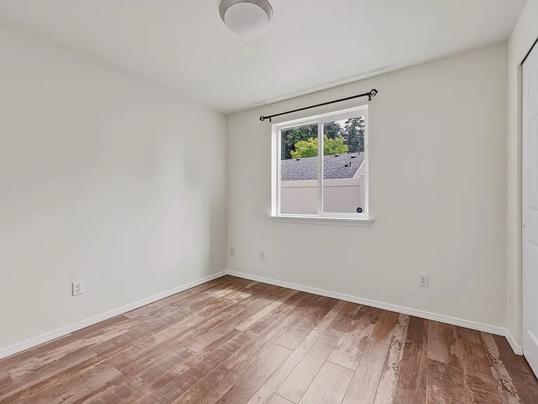 1012 David St SE — Photo 16
