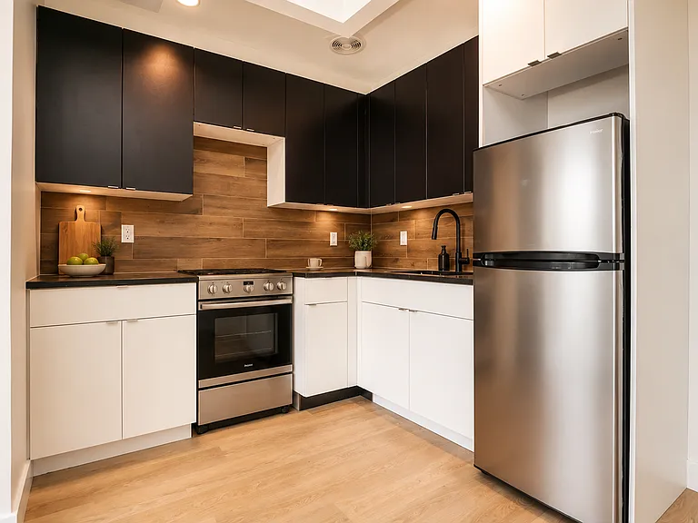 1242 New York Ave #2L — Photo 3