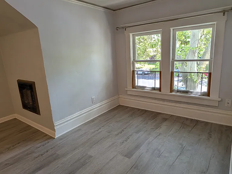 Living Room/Kitchen