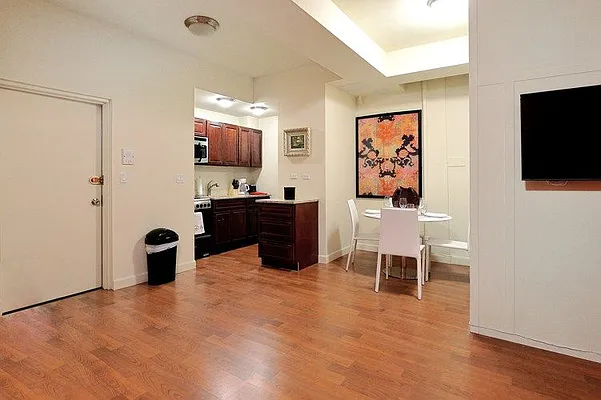 Rented by Eisenberg Exclusives | media 80