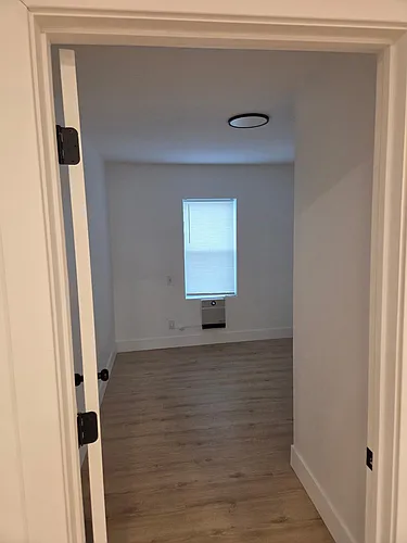 31 Van Zandt St #3 Photo 1