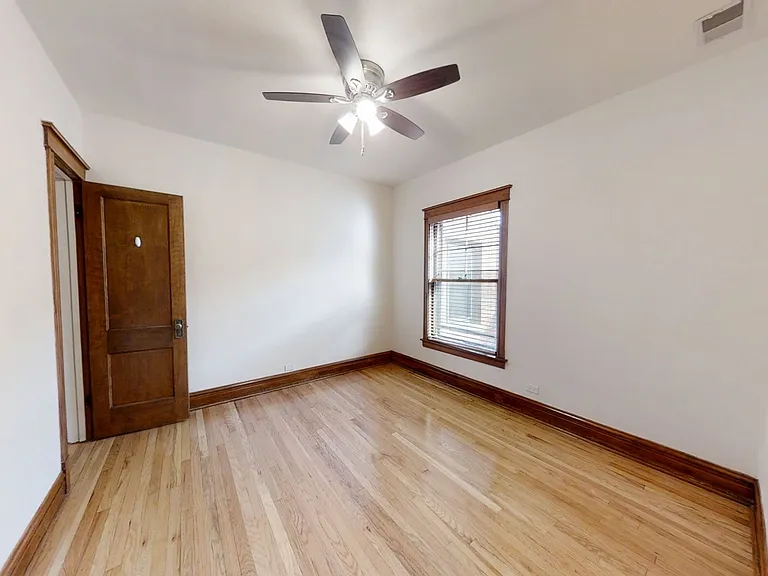 3759-61 N Lakewood Ave — Photo 8