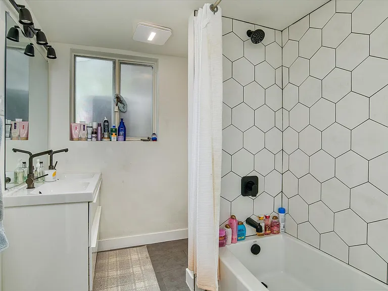 30 Fairfax St — Photo 16