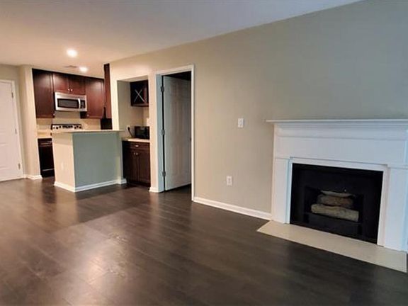 5th image of 3312 Pine Heights Dr NE