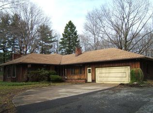 7669 Webster Rd, Middleburg Heights, OH 44130