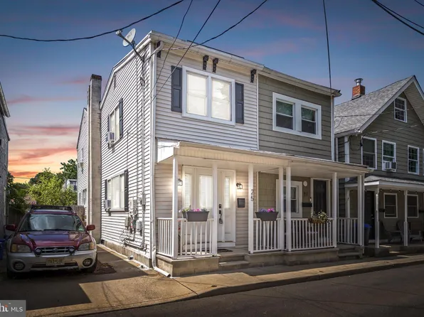 25 Miles Ave, Bordentown, NJ 08505