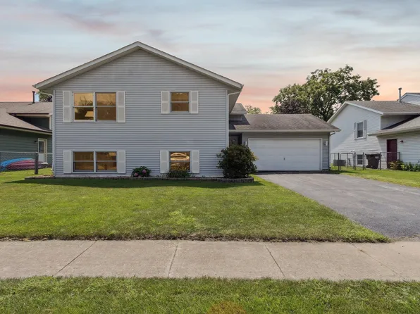 620 W 7th St, Belvidere, IL 61008