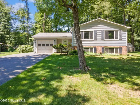 26 Grissom Drive, Clifton Park, NY 12065