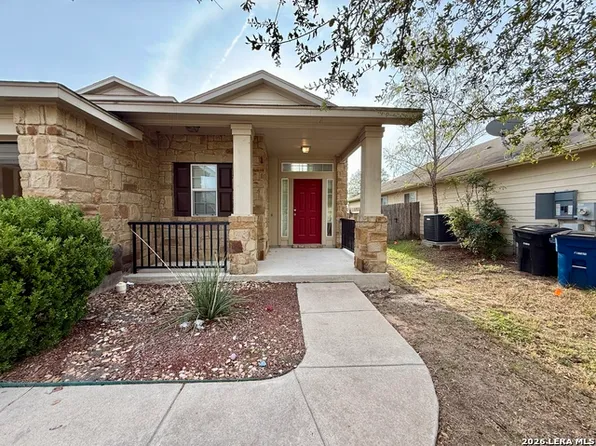 558 Briggs Dr, New Braunfels, TX 78130