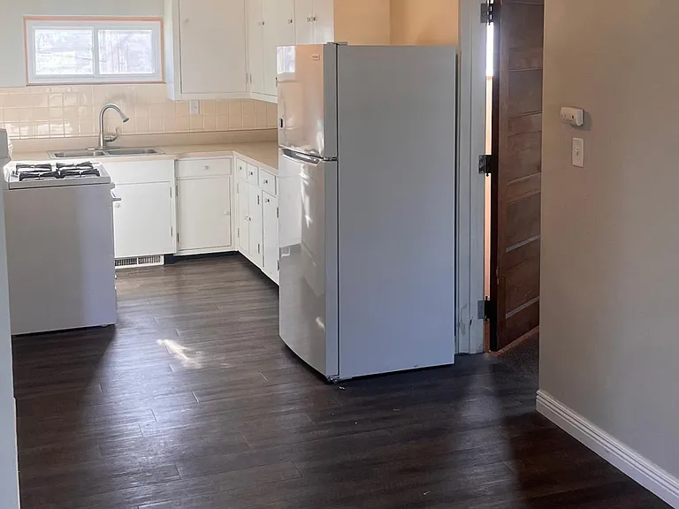 506 Somerset Ave — Photo 3