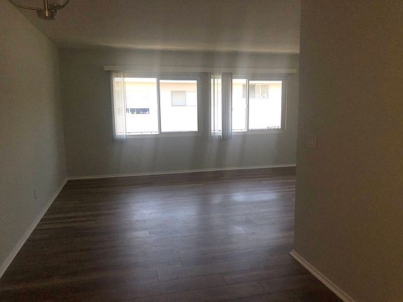 Dining area off kitchen and living area