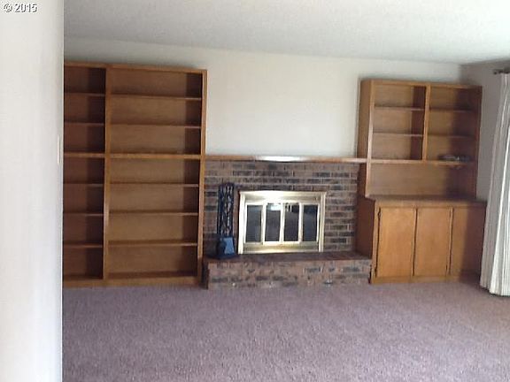 2nd image of 704 NW 76th St