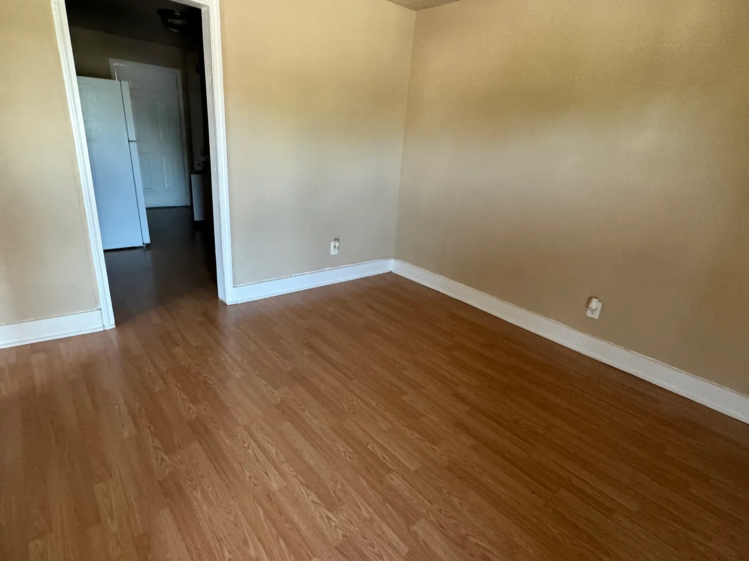 2 bed, 800 sqft, $900 — Photo 3