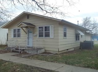 224 E 4th Ave, Garnett, KS 66032