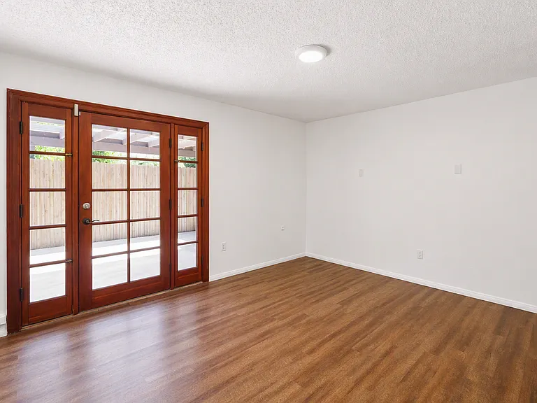 220 Lilac Ct — Photo 14