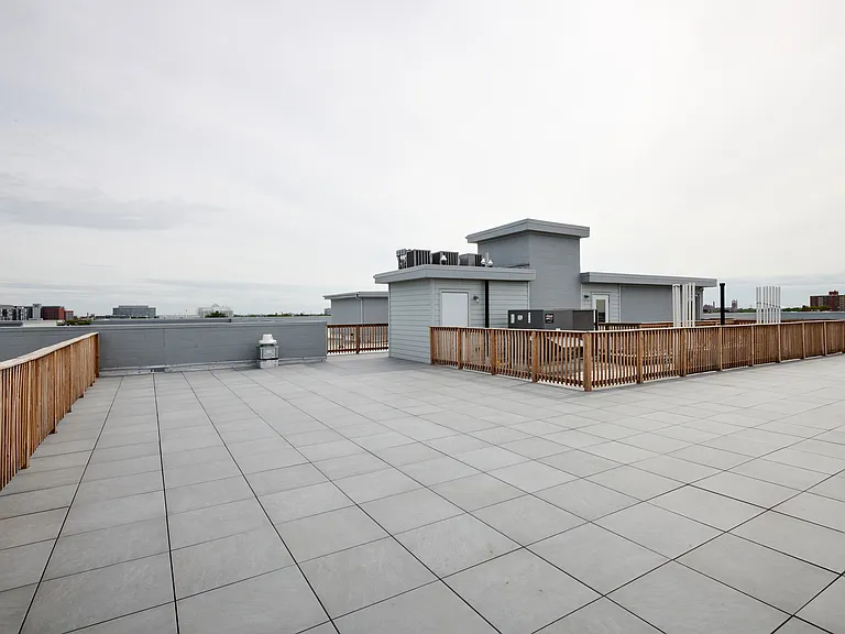 2137 W Madison St #303 — Photo 9