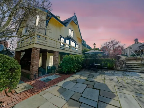 8 Murray Hill Sq, New Providence Boro, NJ 07974