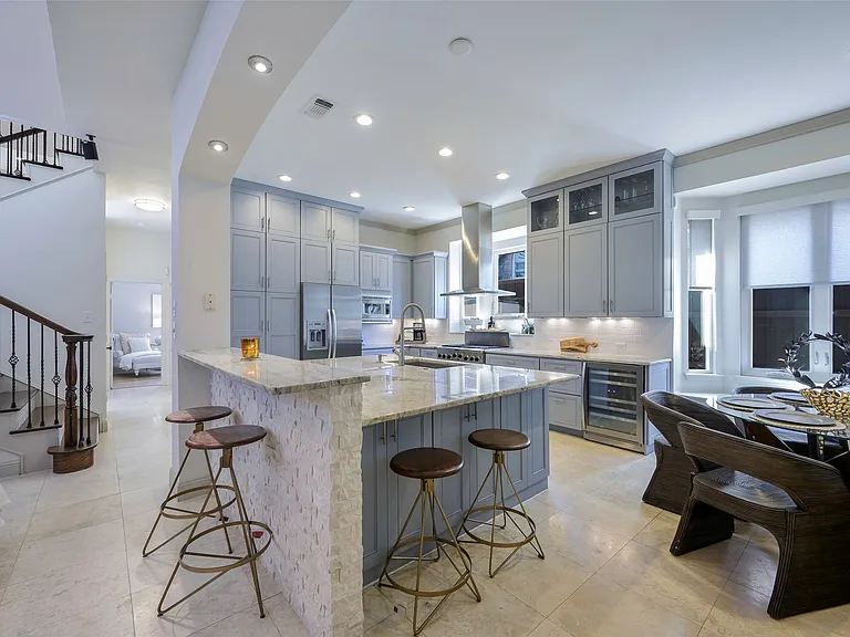 5913 Hempstead Dr — Photo 13