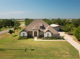 448 Scenic Wood Dr, Azle, TX 76020